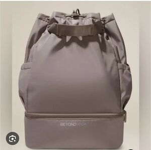NWT Beyond Yoga Khaki Covertable Gym Bag
